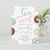 Zwei süße Donuts Wasserfarbenmädchen zum zweiten G Einladung (Stehend Vorderseite)