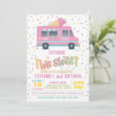 Zwei süße Eiscreme zum Geburtstag Einladung (Stehend Vorderseite)