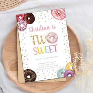 Zwei süße Farben Donut Geburtstag Einladungen