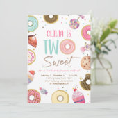 Zwei süße Süßigkeiten Candy Donut Girl Einladung (Stehend Vorderseite)