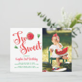 Zwei Sweet 2. Geburtstag Foto Einladung (Stehend Vorderseite)
