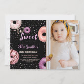 Zwei Sweet Black Pink Foto Donut Birthday Einladung (Vorderseite)