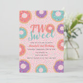Zwei Sweet Donut Kindergeburtstag Einladung (Stehend Vorderseite)