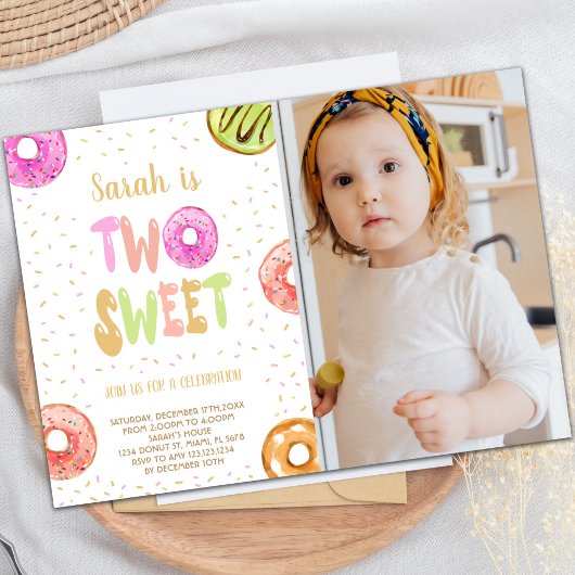 Zwei Sweet Light Foto Donut Geburtstag Einladungen