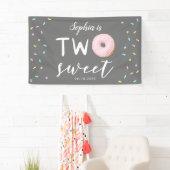 Zwei Sweet Pink Donut 2. Geburtstag Party Banner (Insitu)