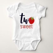 ZWEI Sweet Strawberry Birthday Girl 2. Party Baby Strampler (Vorderseite)
