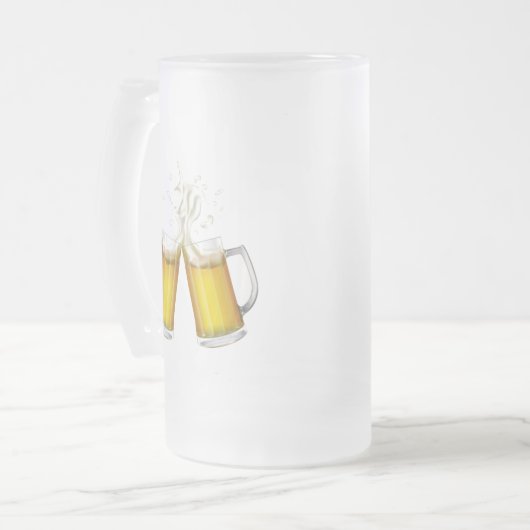 Zwei Tasse mit einem leichten Bier. (Vorderseite Links)