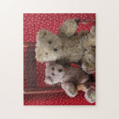 zwei Teddybären in einem Puzzle mit rotem Stuhl (Vertikal)