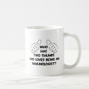 Zwei Thumbs und Lieben als Immunologe Kaffeetasse