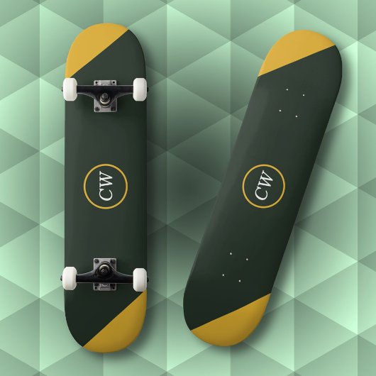 Zwei Tone Gold und Forest Green Monogram Skateboard