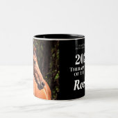 Zwei-Tone-Kaffee-Tasse - Rocky 2020 Pferd des Jahr Zweifarbige Tasse (Mittel)