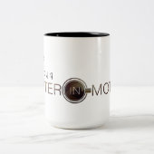 Zwei-Töne Schriftsteller in Motion Kaffee Tasse (Mittel)