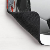 Zwei Tore halten Handschuhe mit einem Fußball Mousepad (Ecke)