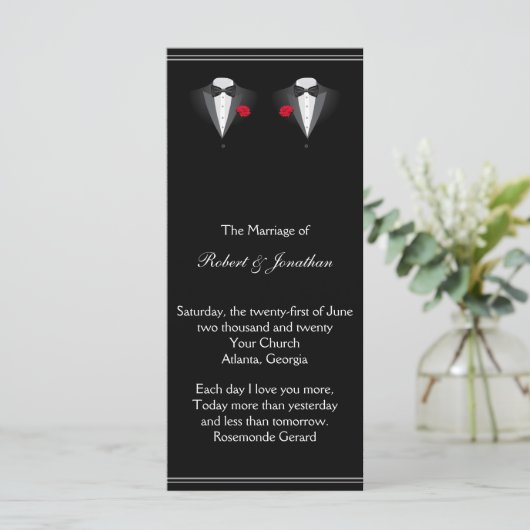 Zwei Tuxedos mit Rote Rose Gay Wedding Programm (Stehend Vorderseite)