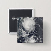 Zwei Typhoon-Systeme nähern sich dem Fernen Osten Button (Vorne & Hinten)