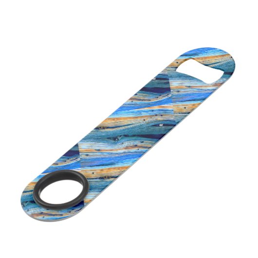 zwei verwitterte Stallplatten Speed Flaschenöffner (Vorderseite Schrägansicht)