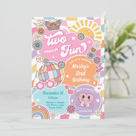 Zwei viel Spaß Groovy Retro Preppy Varsity Geburts Einladung (Stehend Vorderseite)