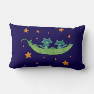Zwei Waschbären in einer Erbsenschote Whimsical Lendenkissen