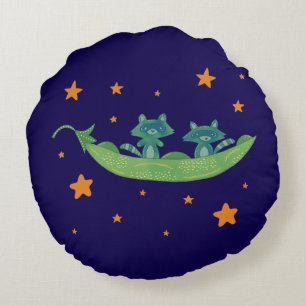 Zwei Waschbären in einer Erbsenschote Whimsical Rundes Kissen