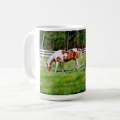Zwei weiden lassende Farben-Pferde Kaffeetasse (Vorderseite Links)