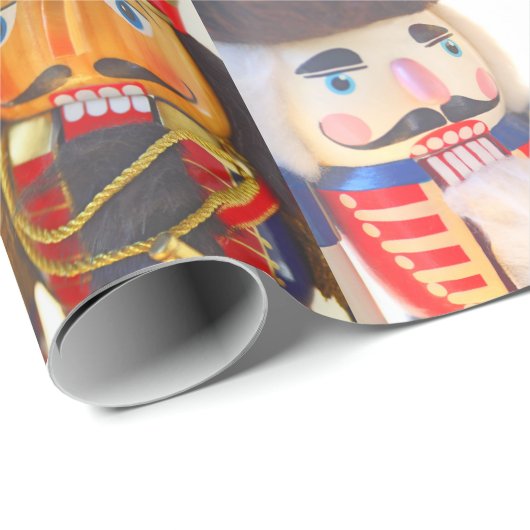 Zwei Weihnachtsnussknacker Geschenkpapier (Rolleneckpunkt)