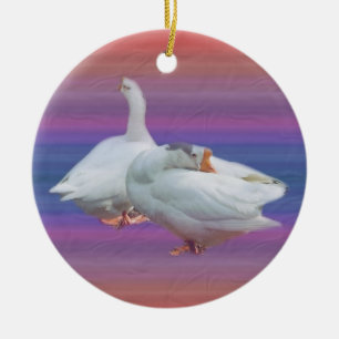 zwei weiße Gänse in fantasievollem Hintergrund Keramikornament