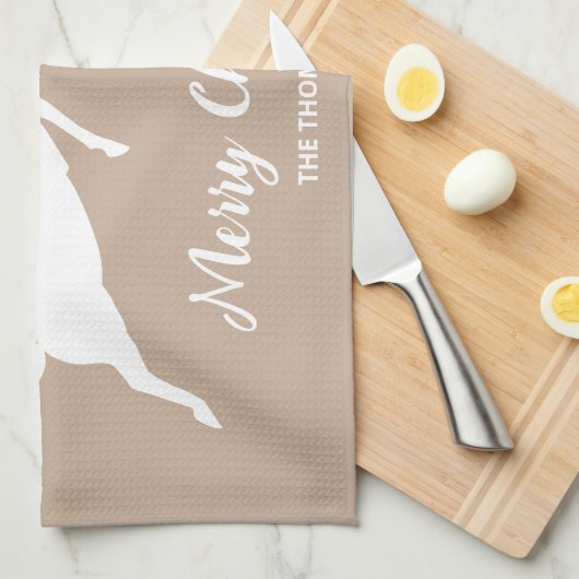 Zwei weiße Hirsche auf Beige mit Schneeflocken & T Geschirrtuch (Viertel Falte)