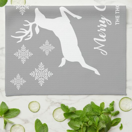 Zwei weiße Hirsche auf Grau mit Schneeflocken und Geschirrtuch (Gefaltet)
