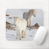 Zwei weiße isländische Pferde Mousepad (Mit Mouse)