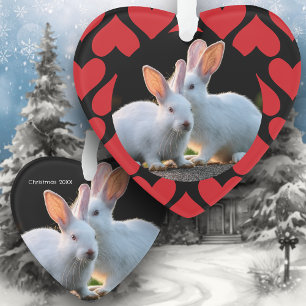 Zwei weiße Kaninchen mit roten Herzen Urlaub Ornament