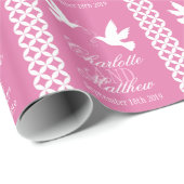 Zwei weiße Tauben rosa Hochzeitsgeschenkpapier Geschenkpapier (Rolleneckpunkt)