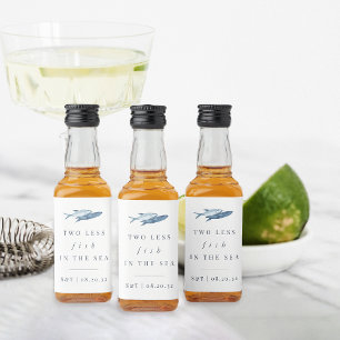Zwei weniger Fische im Meer Alkoholflaschenetikett