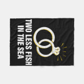 Zwei weniger Fische im Meer Hochzeit Pun Bride und Fleecedecke (Vorderseite (Horizontal))