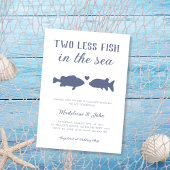 Zwei weniger Fische in der Dusche von Paaren im Me Einladung