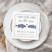 Zwei weniger Fische in der Dusche von Paaren im Me Serviette