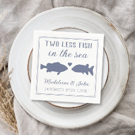 Zwei weniger Fische in der Dusche von Paaren im Me Serviette