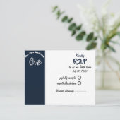 Zwei werden zu einer Navy Blue & White Wedding RSVP Karte (Stehend Vorderseite)