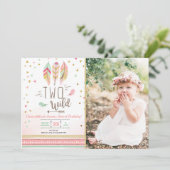 Zwei Wild Birthday Girl Pink Gold 2nd Boho Feather Einladung (Stehend Vorderseite)