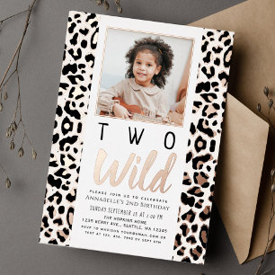 Zwei wilde Leoparden-Fleck-Foto-Kinder 2. Geburtst Folieneinladung