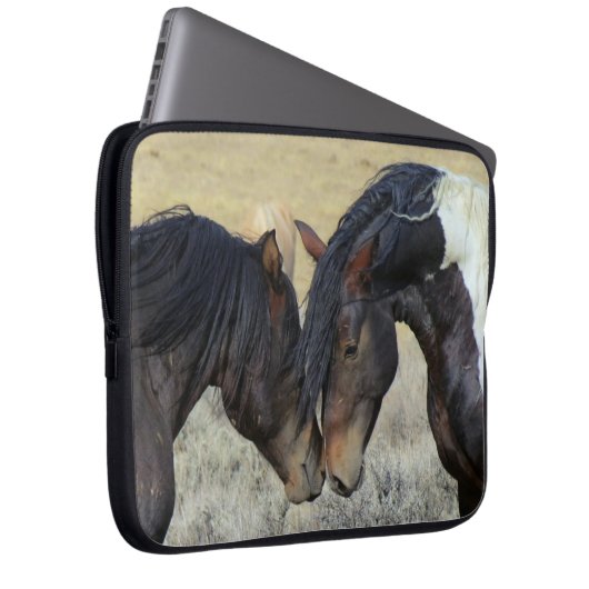 Zwei Wildpferde Laptopschutzhülle (Vorne Rechts)