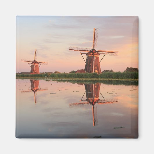 Zwei Windmühlen mit Reflektion bei Sonnenuntergang Magnet (Vorne)
