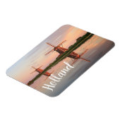 Zwei Windmühlen mit Reflektion bei Sonnenuntergang Magnet (Linke Seite)