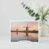 Zwei Windmühlen mit Reflektion bei Sonnenuntergang Postkarte (Stehend Vorderseite)