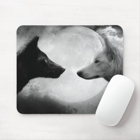 Zwei Wölfe gegenüberstehen Mousepad (Mit Mouse)