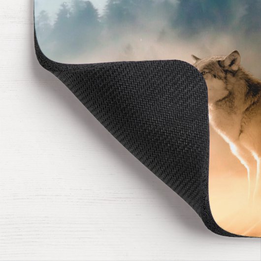 Zwei Wölfe heulen auf Vollmond im Wald Mousepad (Ecke)