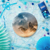 Zwei Wölfe heulen auf Vollmond im Wald Pappteller (Party)