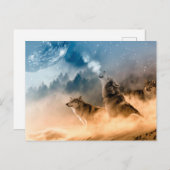 Zwei Wölfe heulen auf Vollmond im Wald Postkarte (Vorne/Hinten)