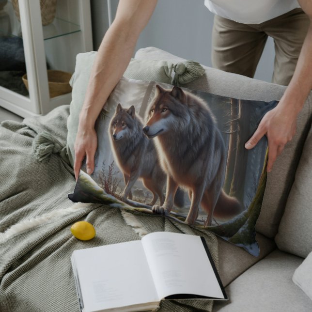 Zwei Wölfe in einem Wald: Majestic Wildlife Dekokissen (Von Creator hochgeladen)
