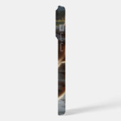 Zwei Wölfe in einem Wald: Majestic Wildlife iPhone Hülle (Linke Seite)