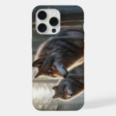 Zwei Wölfe in einem Wald: Majestic Wildlife iPhone Hülle (Rückseite)